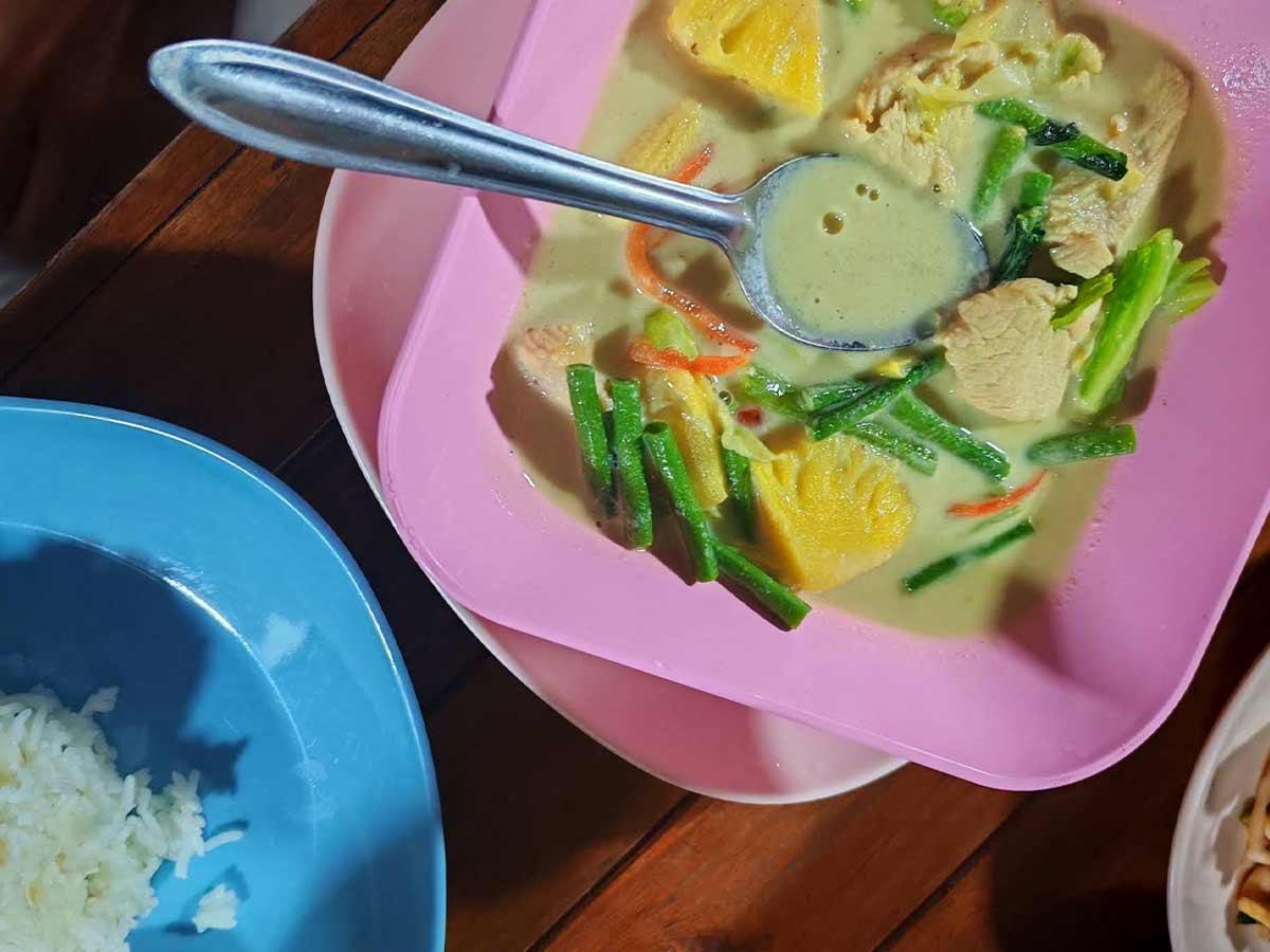 Family Restaurant - Ting Rai